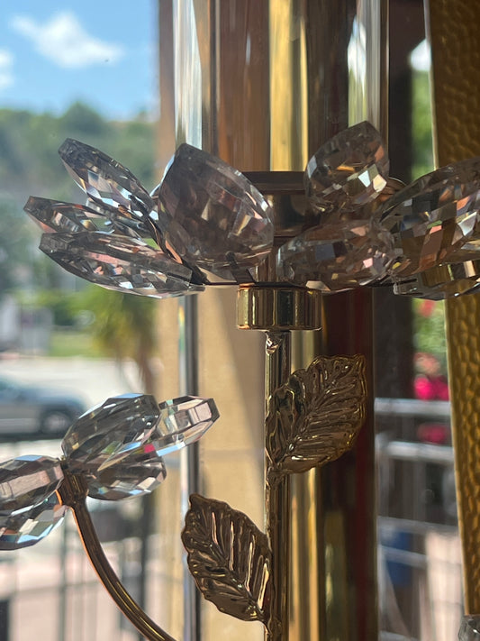 Candelabro Dorado con Detalles de Cristal y Diseño Floral Elegante 🌸✨