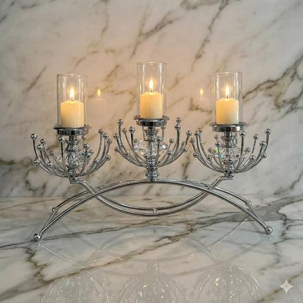 Candelabro Plateado de Cristal para 3 Velas – Centro de Mesa Moderno y Elegante