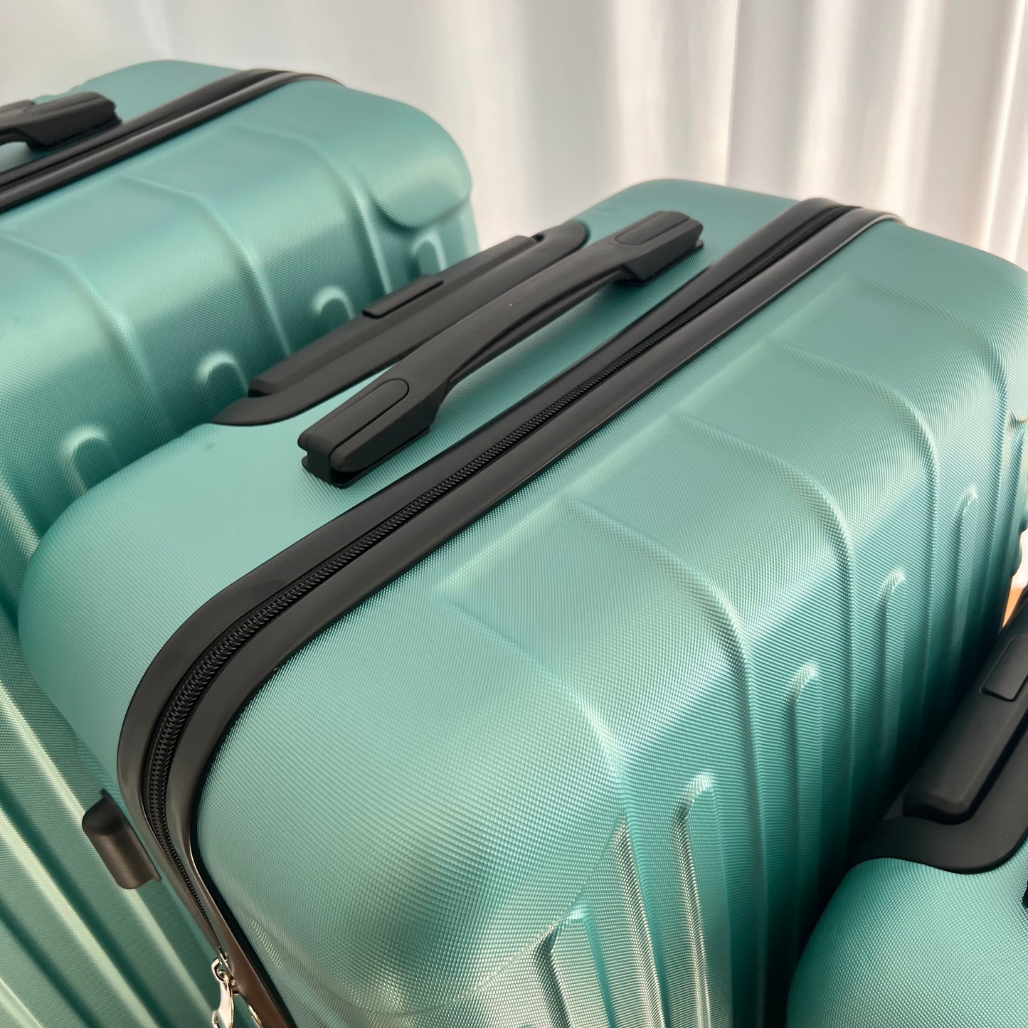 Set de Maletas Travel Pro 3 Piezas –  Rígido con Ruedas 360°
