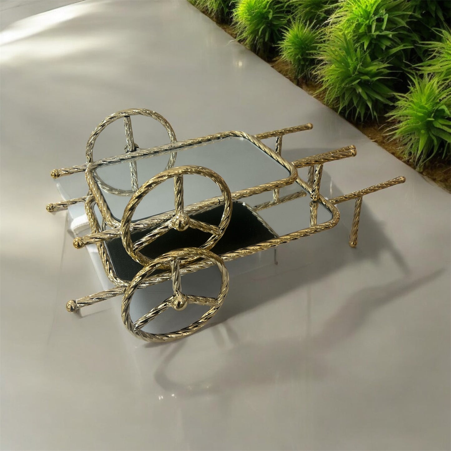 Carrito decorativo dorado con ruedas