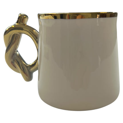 ☕ Conjunto de 6 xícaras com pires – Design elegante com detalhes dourados ✨