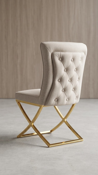 ✨ Silla MODELO CAPITONIO tapizada beige con acabado dorado – Elegancia moderna para tu hogar ✨