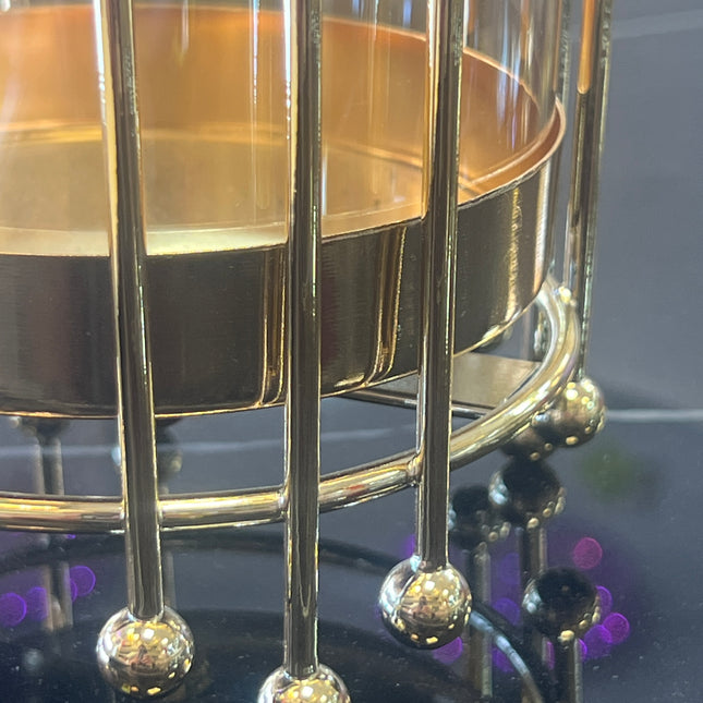 Portavelas de Diseño Dorado con Estructura Metálica y Plástico Duro 🕯✨