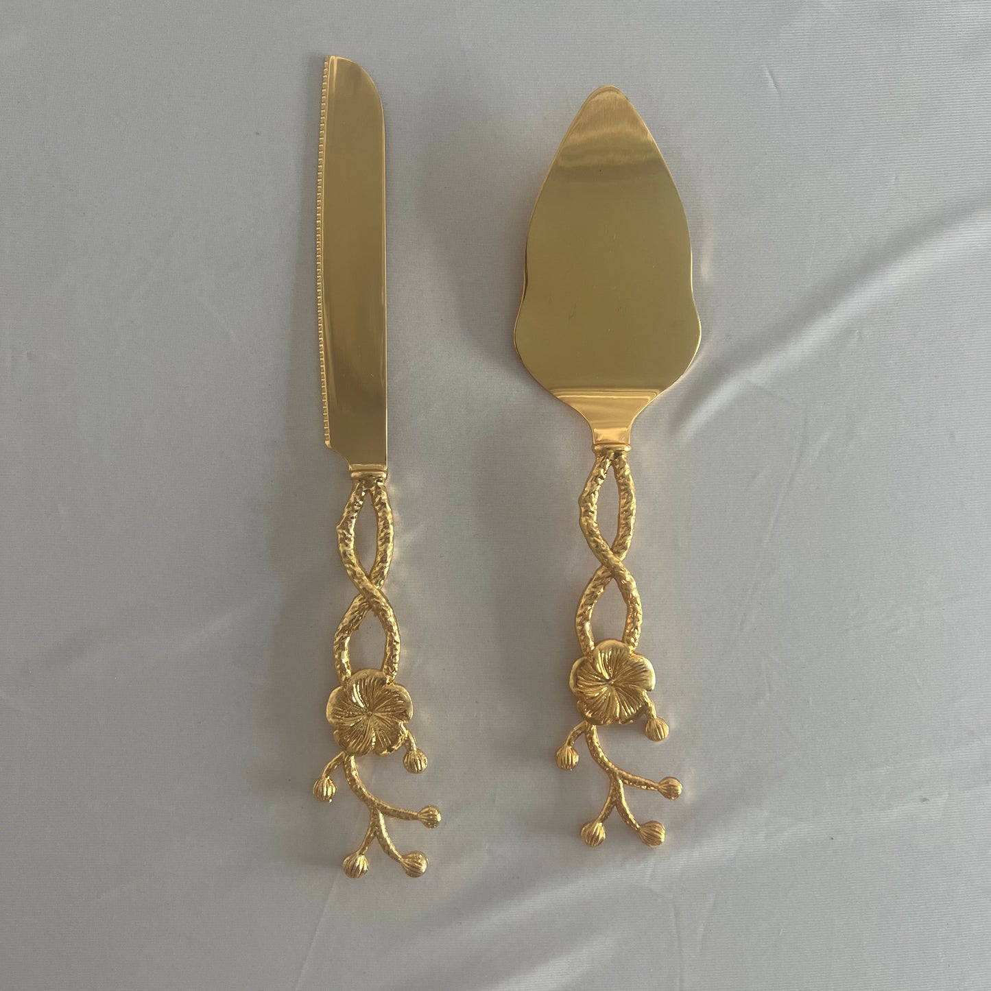 Set de Servidor de Pasteles Dorado Clásico - Decorado Flor