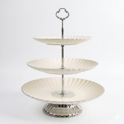 🍰 Bandeja expositora de plástico de 3 andares com design elegante – Cor marfim e prata