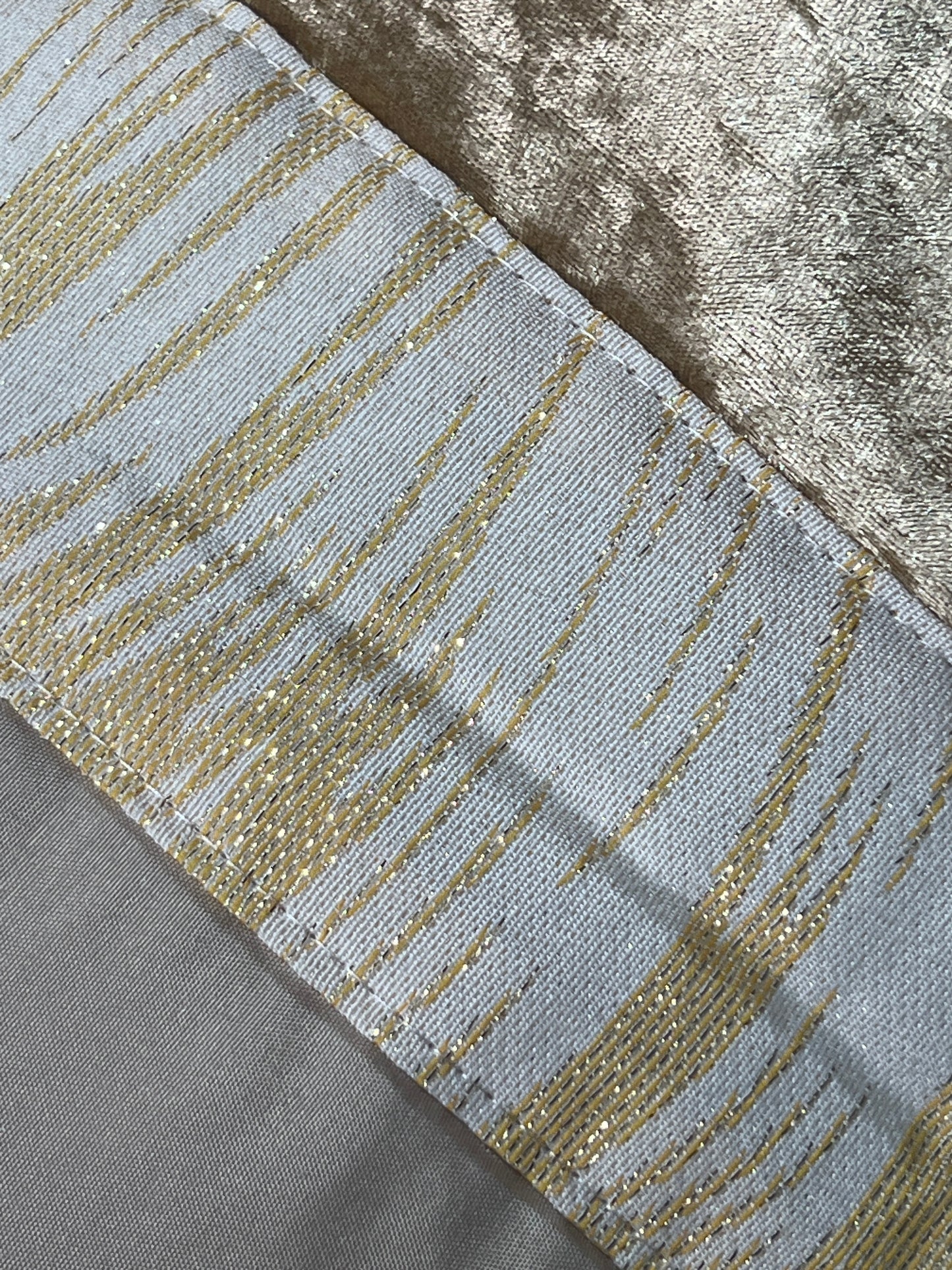 Colcha TROPICAL Elegante – Conjunto Decorativo con Tres Almohadas, 250 x 260 cm - COLOR BEIG