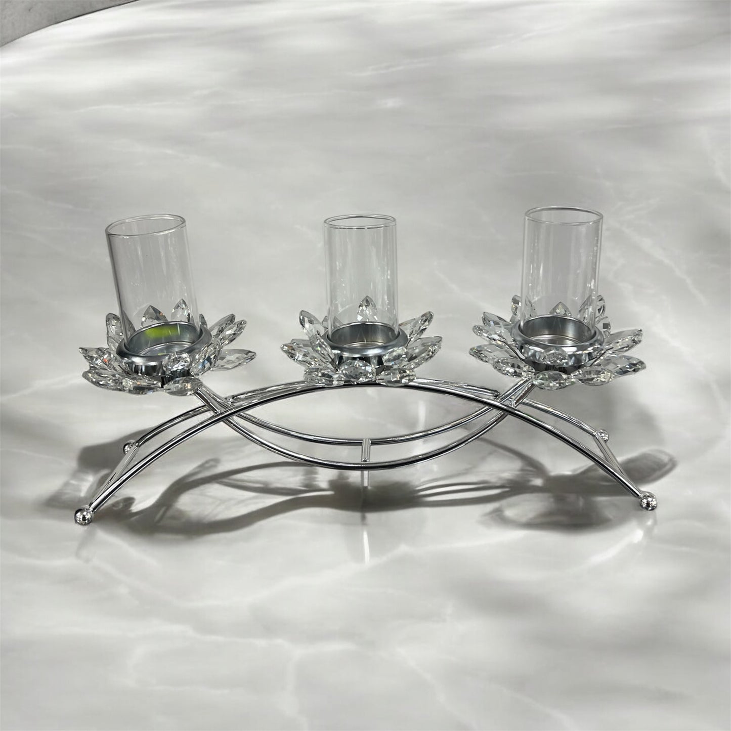Candelabro triple en forma de arco (acabado plateado)