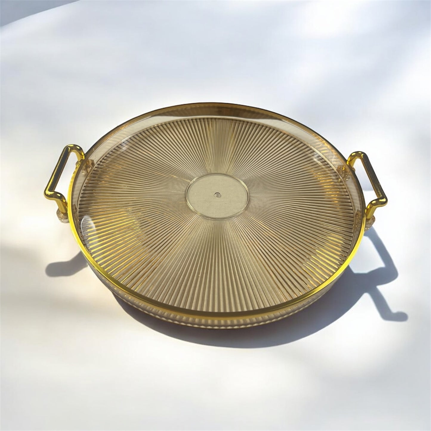 🟠 Bandeja Redonda com Alças Douradas – Elegância para Servir ou Decorar - Plástico Preto