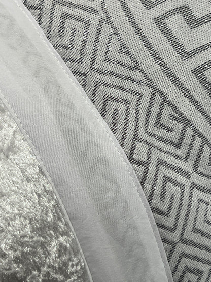 Colcha SUZY Elegante – Conjunto Decorativo con Tres Almohadas, 250 x 260 cm