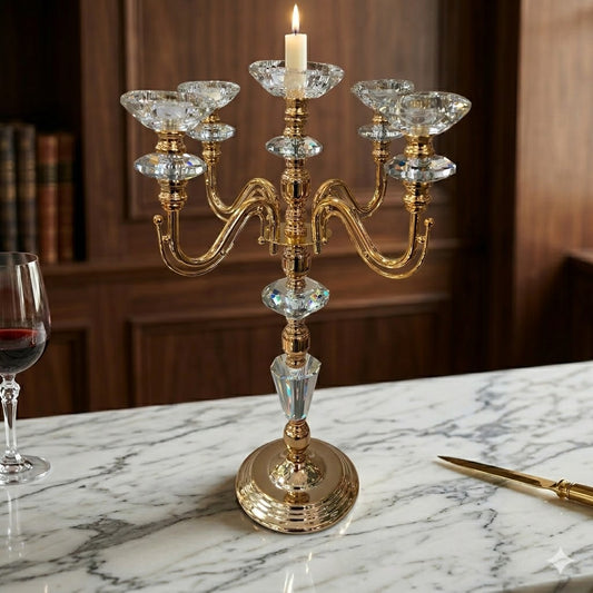 Lustre de 5 braços em metal banhado a ouro e cristal lapidado – 45 cm