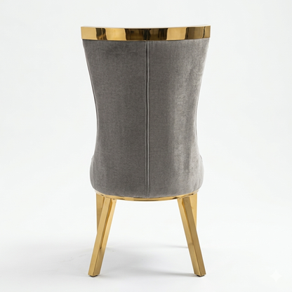 ✨ Cadeira MODELO NEFERTARI estofada em bege com acabamento dourado – Elegância moderna para o seu lar ✨
