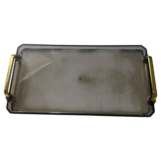 🟠 Bandeja Rectangular Grande con Asas Doradas – Plástico Gris ahumado: Funcionalidad y Estilo en Uno