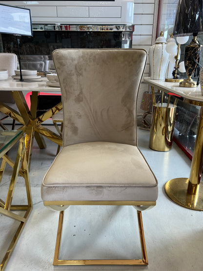 Silla Capitonio de terciopelo · Beige oscuro y gris