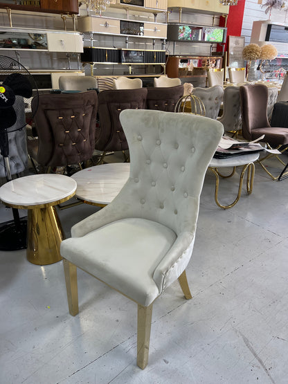 ✨ Silla MODELO leon tapizada beige con acabado dorado– Elegancia moderna para tu hogar ✨