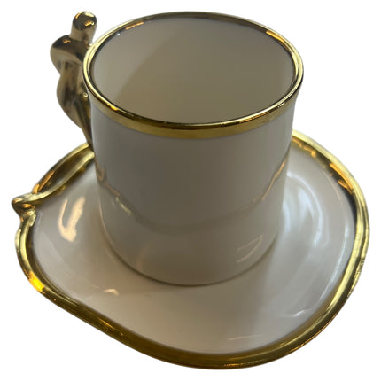 ☕ Conjunto de 6 xícaras com pires – Design elegante com detalhes dourados ✨