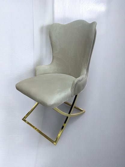 Silla terciopelo BELINDAV01 color beig claro, patas de metal dorado