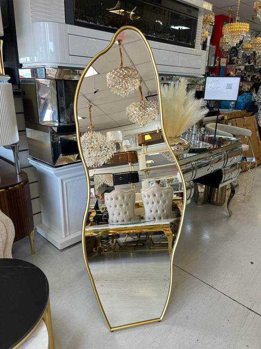 Espejo de pie dorado