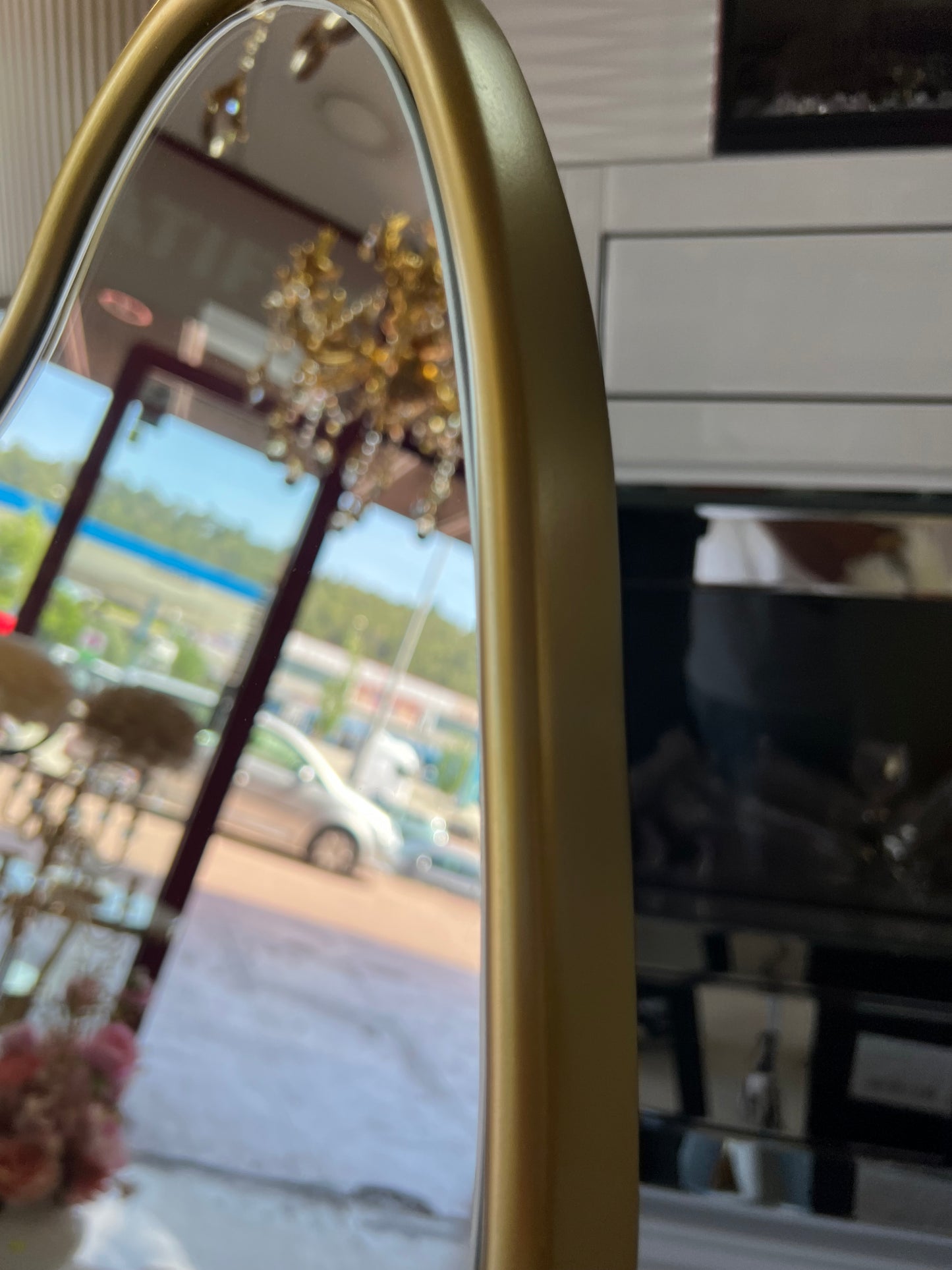 Espejo de pie dorado