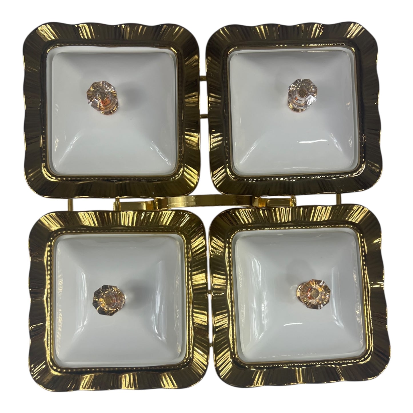Conjunto de 4 Recipientes com Tampa e Bandeja Dourada – Design Onda com Puxador de Cristal