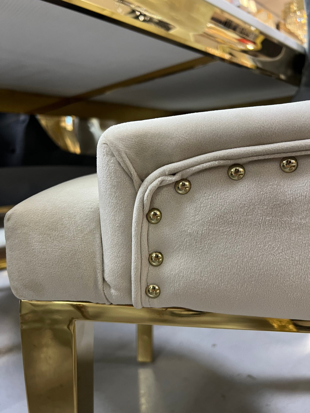 Leon · Beige