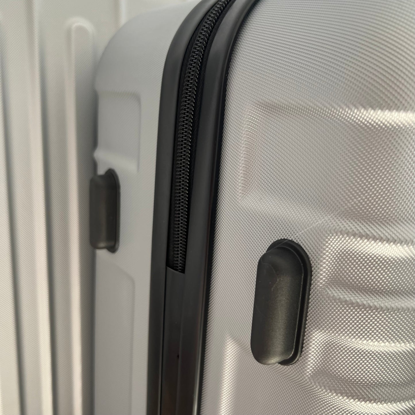 ✈️ Set de 3 Maletas Rígidas de Viaje - ¡Tu compañero perfecto para cualquier aventura!
