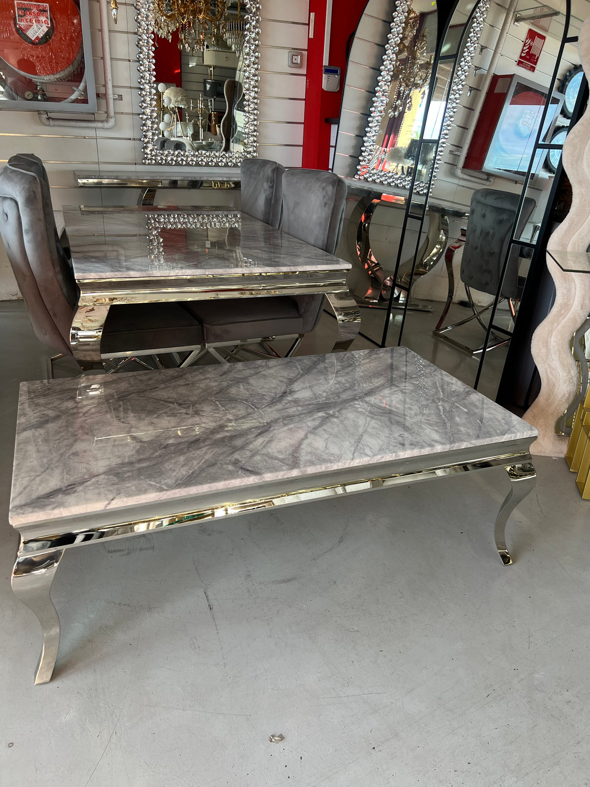 Mesa de Centro Premium de Mármol Gris y Acero Inoxidable Plateado – 130 × 70 × 45 cm