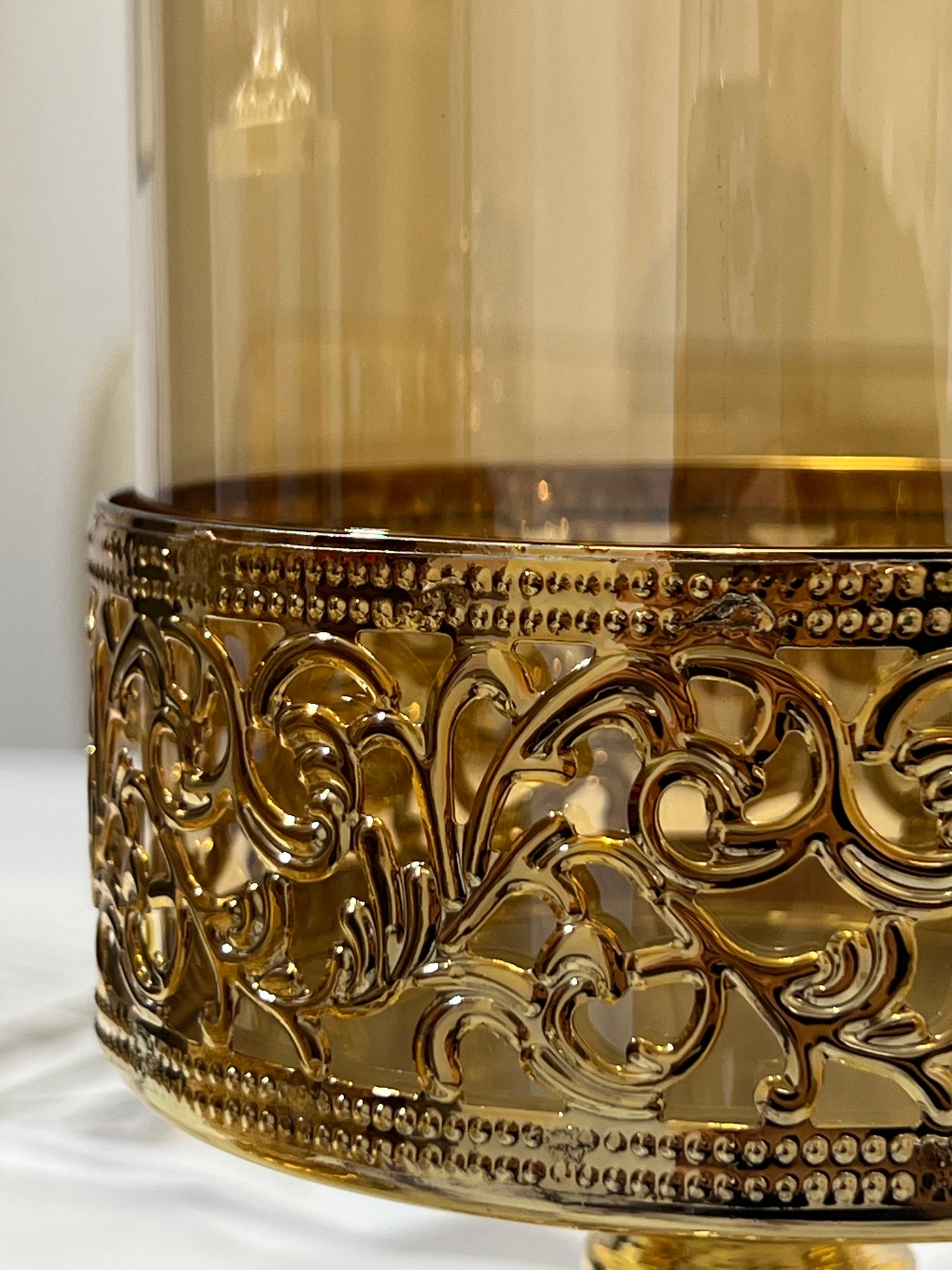 Cibório decorativo dourado vintage