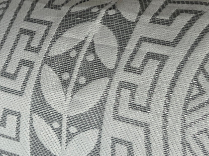 Colcha SUZY Elegante – Conjunto Decorativo con Tres Almohadas, 250 x 260 cm - COLOR GRIS CLARO