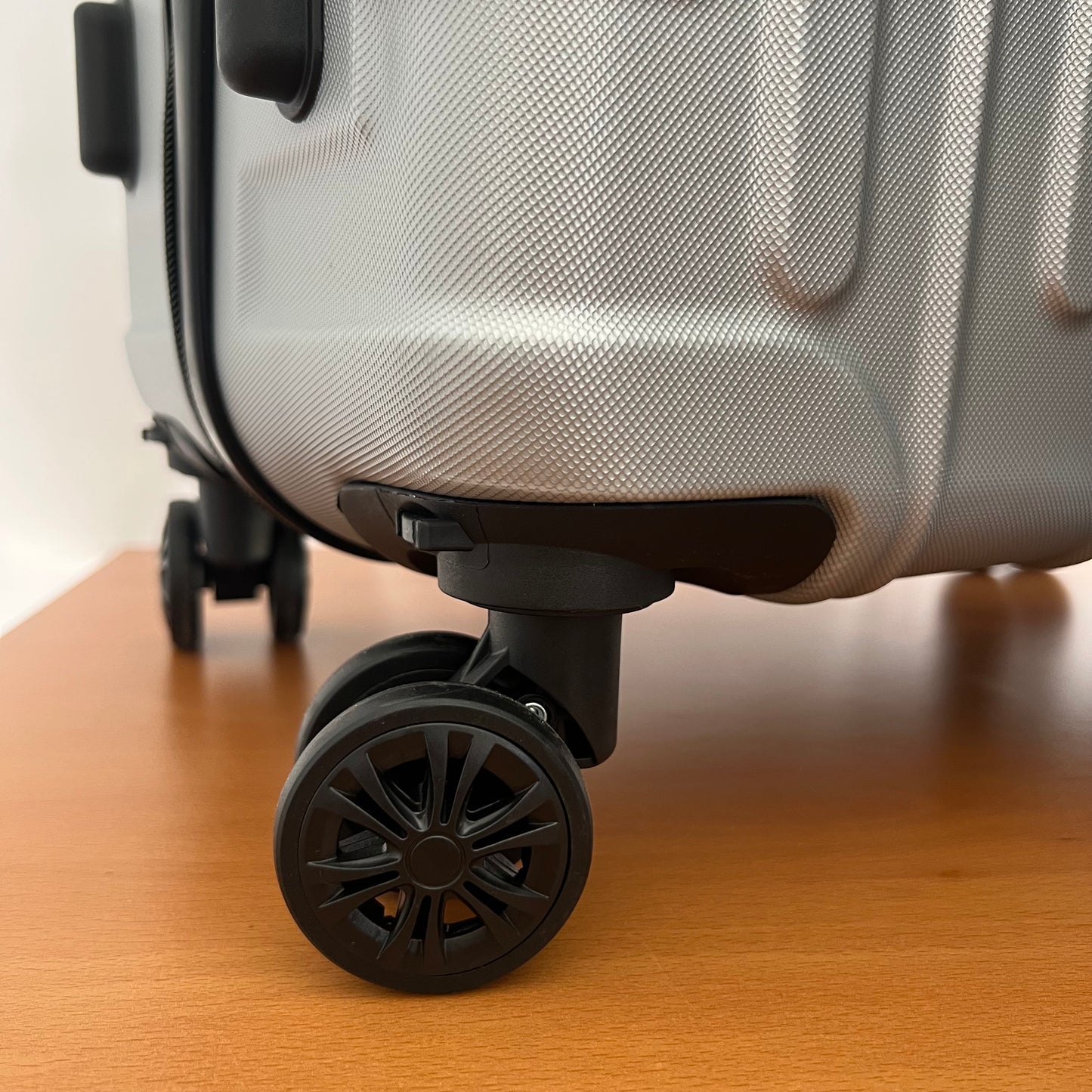 ✈️ Set de 3 Maletas Rígidas de Viaje - ¡Tu compañero perfecto para cualquier aventura!