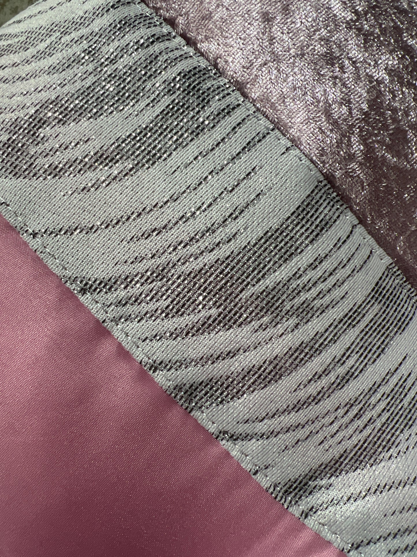 Colcha TROPICAL Elegante – Conjunto Decorativo con Tres Almohadas, 250 x 260 cm - COLOR ROSA