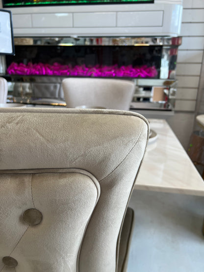 Silla Capitonio de terciopelo · Beige oscuro y gris