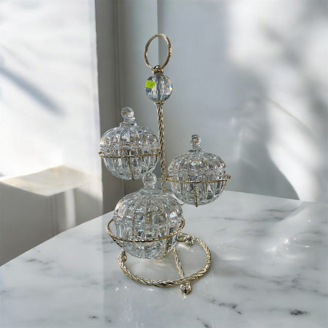 Conjunto decorativo de 3 esferas de vidro com suporte dourado