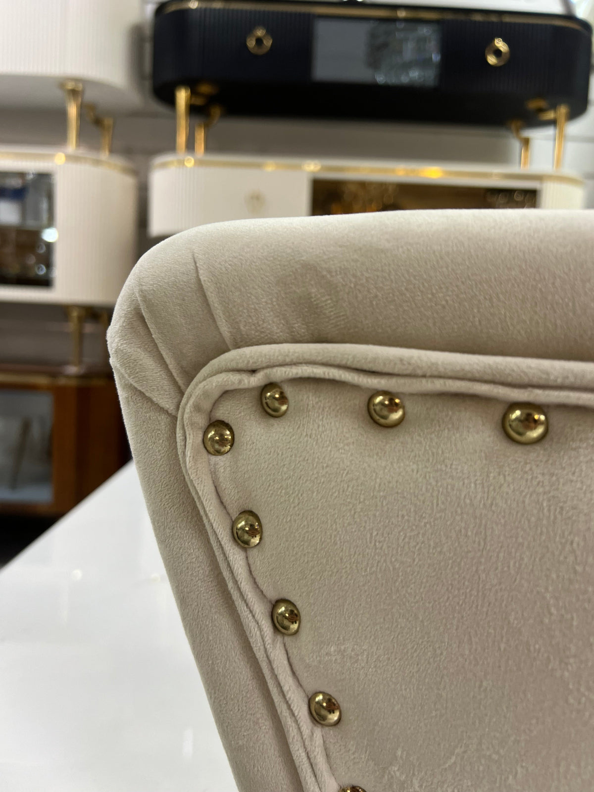 Leon · Beige