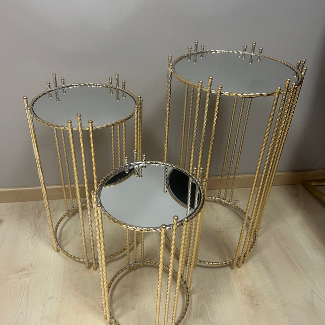 Set de 3 Mesas Auxiliares Doradas con Superficie de Espejo – Diseño Moderno y Elegante