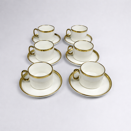 Conjunto de 6 Chávenas de Porcelana com Pires e Detalhes Dourados – Jogo Elegante para Café ou Chá