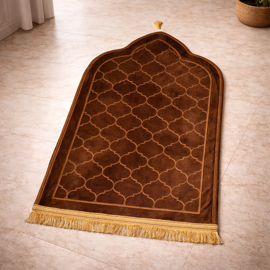 Alfombra de Rezo Sajjada Marrón Chocolate con Flecos Dorados