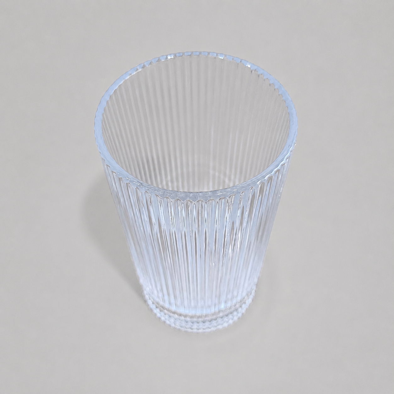 Set de 6 Vasos Altos Transparentes con Diseño Estriado