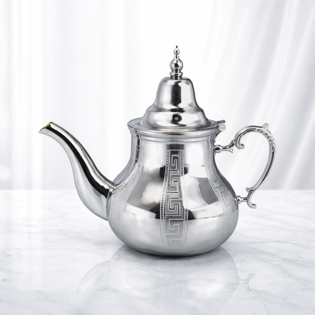 Chaleira Elegante de Aço Inoxidável com Gravação Clássica e Acabamento Espelhado