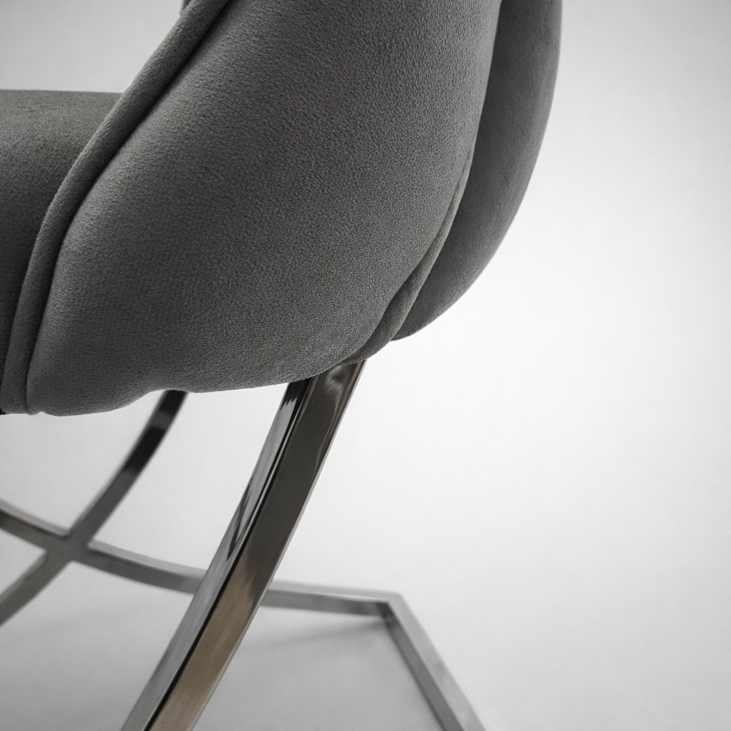 🩶✨ Clower 05 Chair in LIGHT GREY (Pearl / Soft Smoke) with Chrome Base ✨🪞