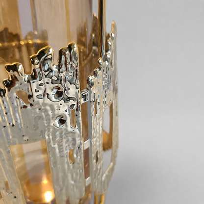 Portavelas Decorativo de Cristal Ámbar con Estructura Dorada y Plateada