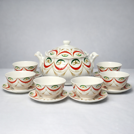 Terrina de Porcelana Decorada com 6 Tigelas e Pratos –3L- Design Clássico em Vermelho e Verde