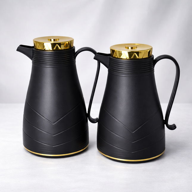 Conjunto de jarro térmico com design moderno – acabamento preto mate com detalhes dourados