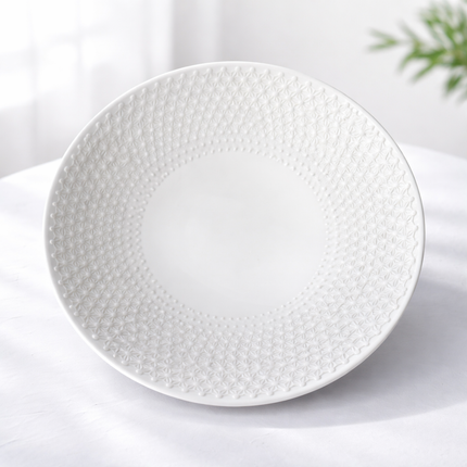 Prato de jantar em cerâmica branca com relevo geométrico – design elegante e minimalista