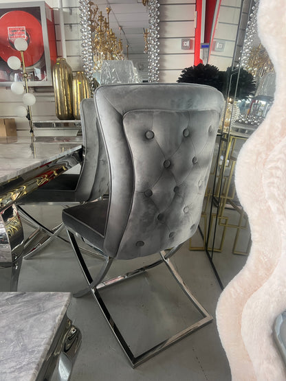 ✨ Silla MODELO CAPITONIO tapizada gris con acabado gris – Elegancia moderna para tu hogar ✨