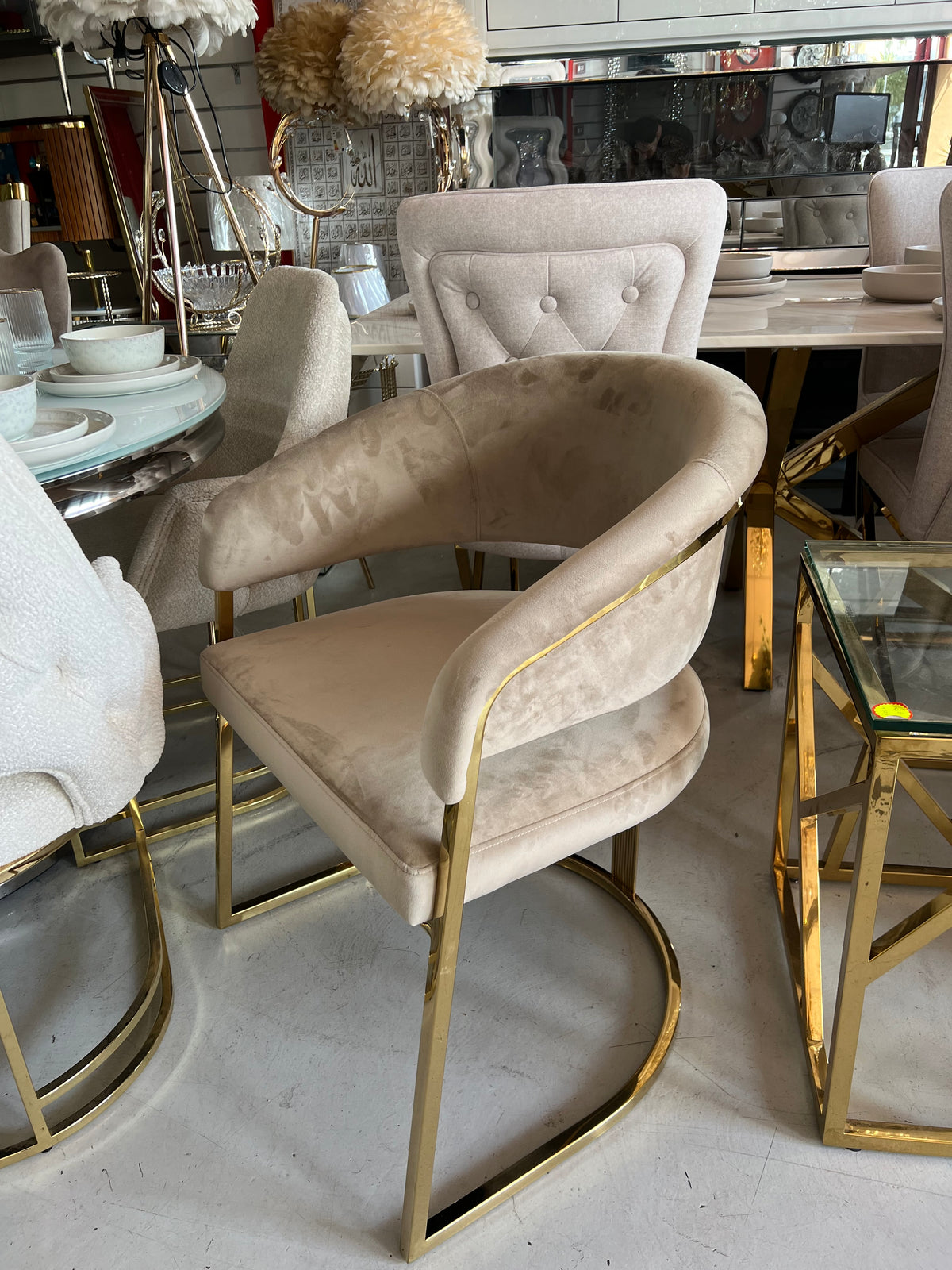 🤍✨ Silla BIEN 12 en MARFIL / BEIGE con BASE DORADA — G lam Premium ✨🪞