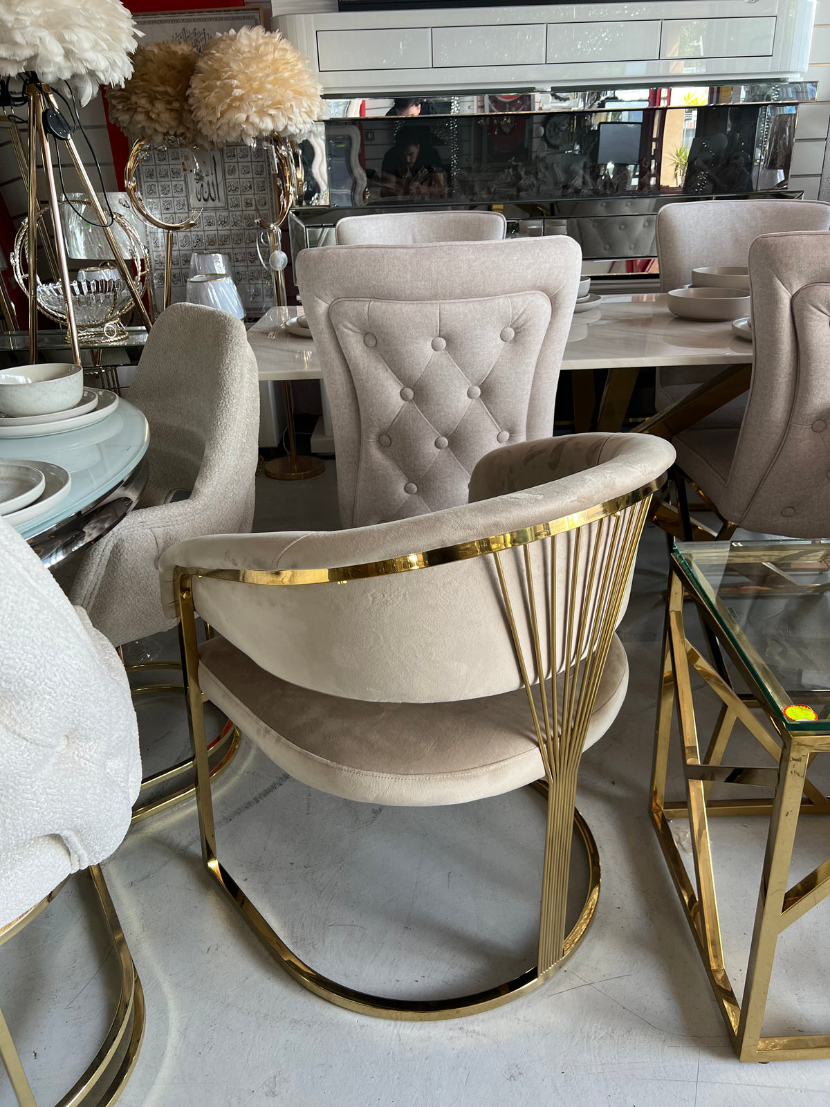 🤍✨ Silla BIEN 12 en MARFIL / BEIGE con BASE DORADA — G lam Premium ✨🪞