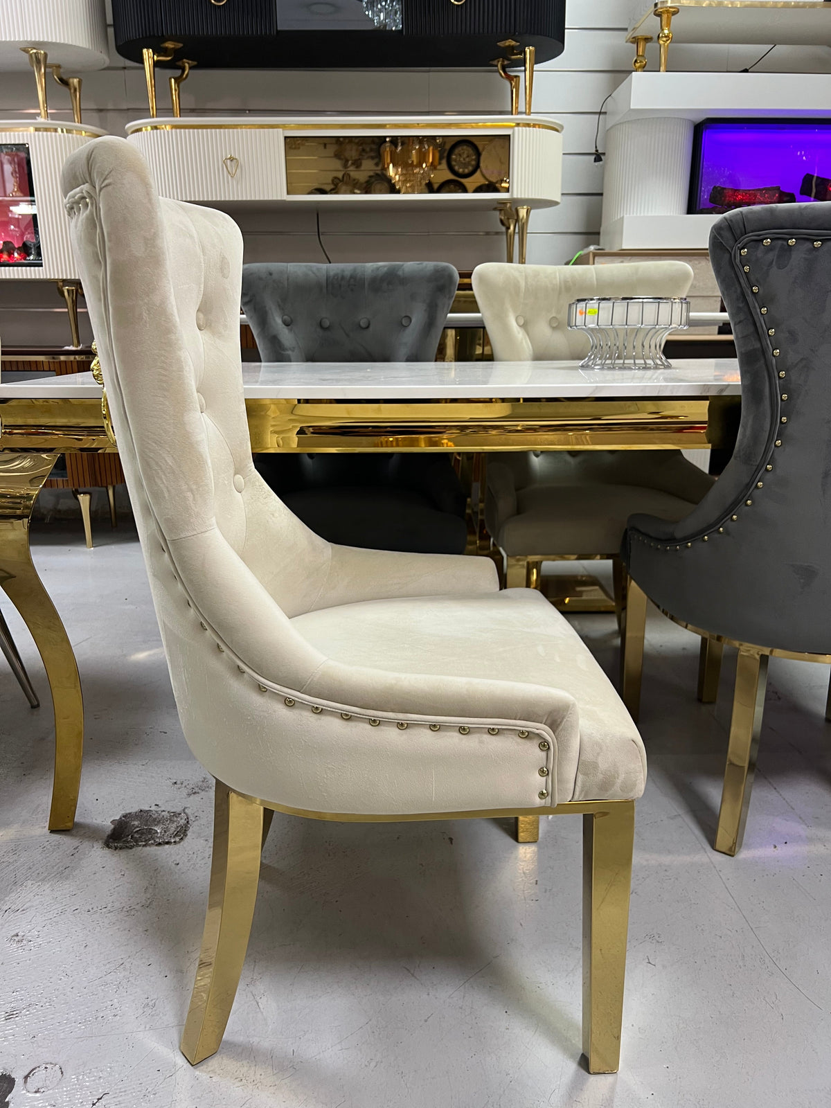 Leon · Beige