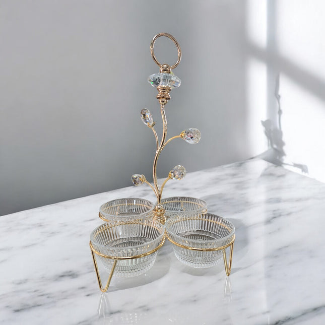 Bandeja decorativa dourada com 4 taças de vidro – Design elegante com detalhes em cristal