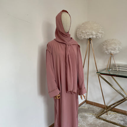 Abaya con Hijab Integrado de Tela Crepe – Elegante y Práctica