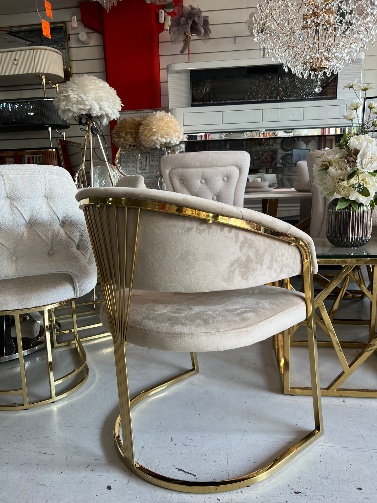 🤍✨ Silla BIEN 12 en MARFIL / BEIGE con BASE DORADA — G lam Premium ✨🪞